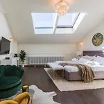 Holt Old Town Luxury Suites