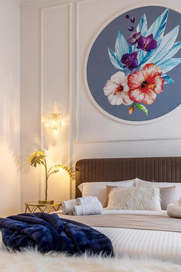Holt Old Town Luxury Han 2*