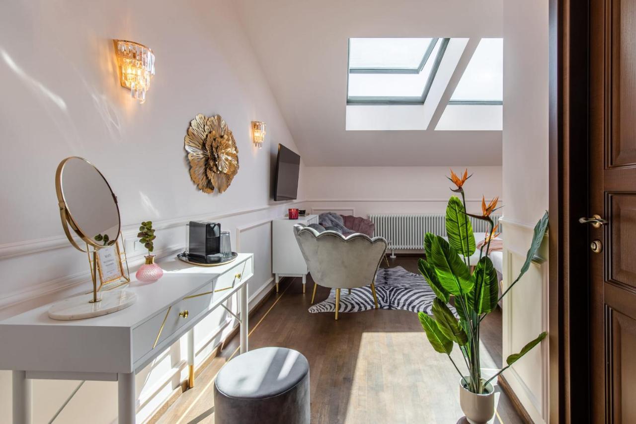 Holt Old Town Luxury Han 2*