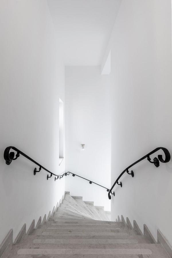 Holt Old Town Luxury Bucureşti